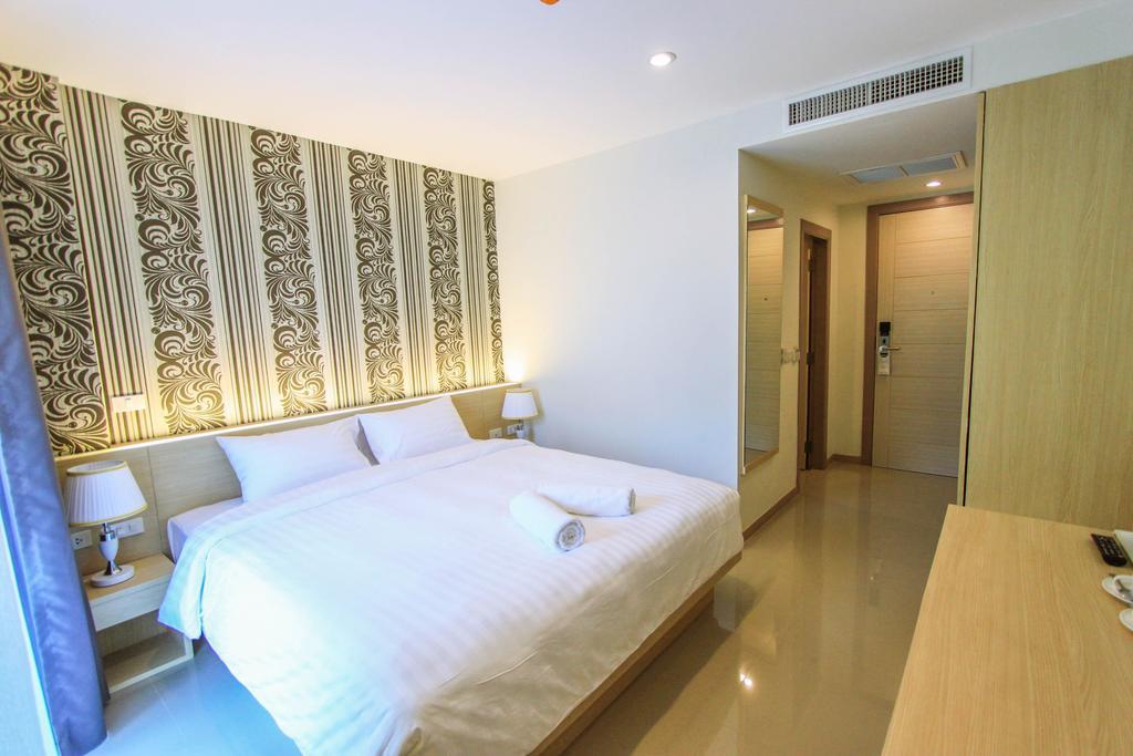 Ocean And Ole Patong Hotel Szoba fotó