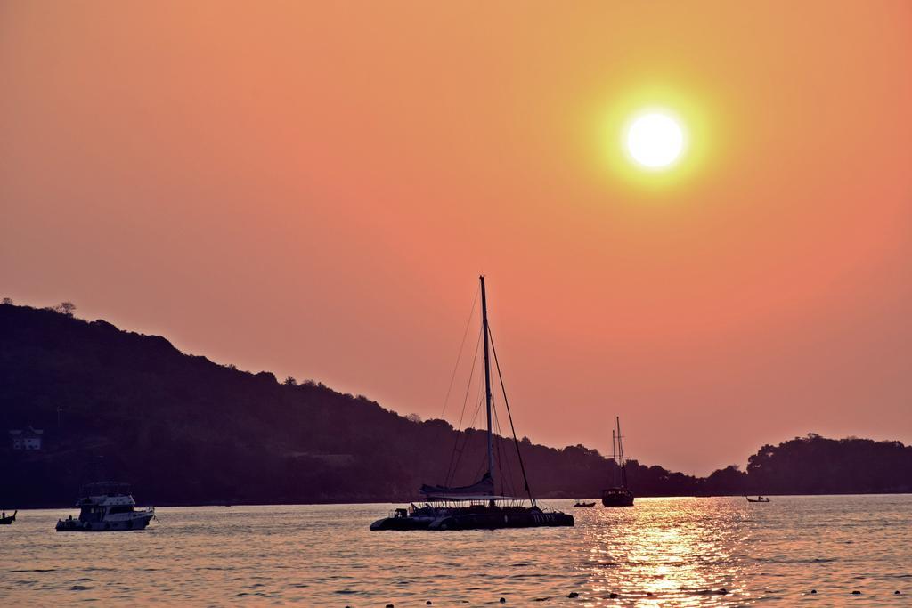 Ocean And Ole Patong Hotel Kültér fotó