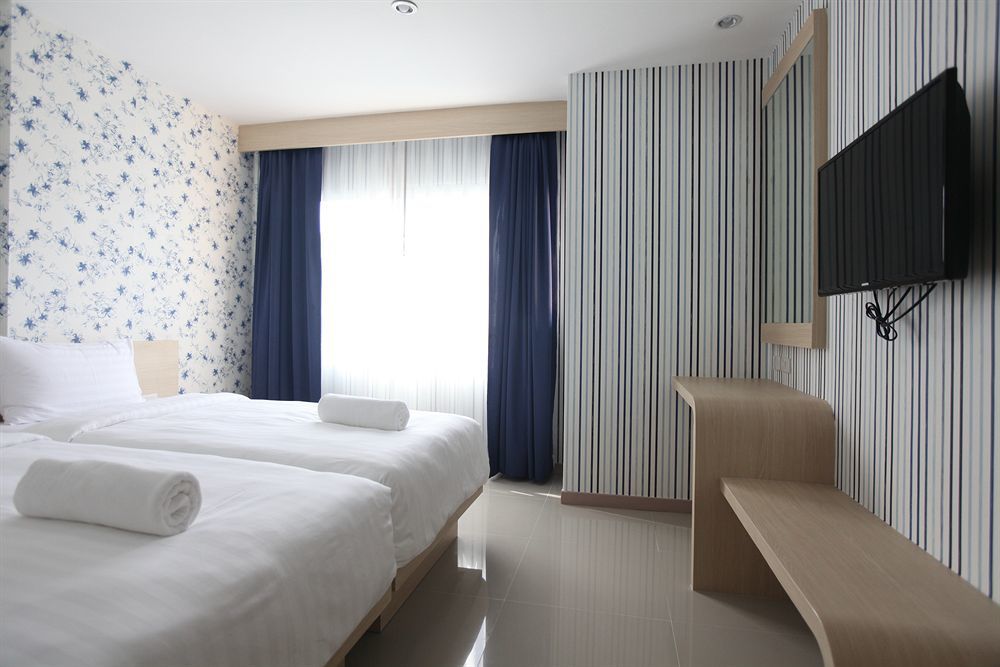 Ocean And Ole Patong Hotel Kültér fotó