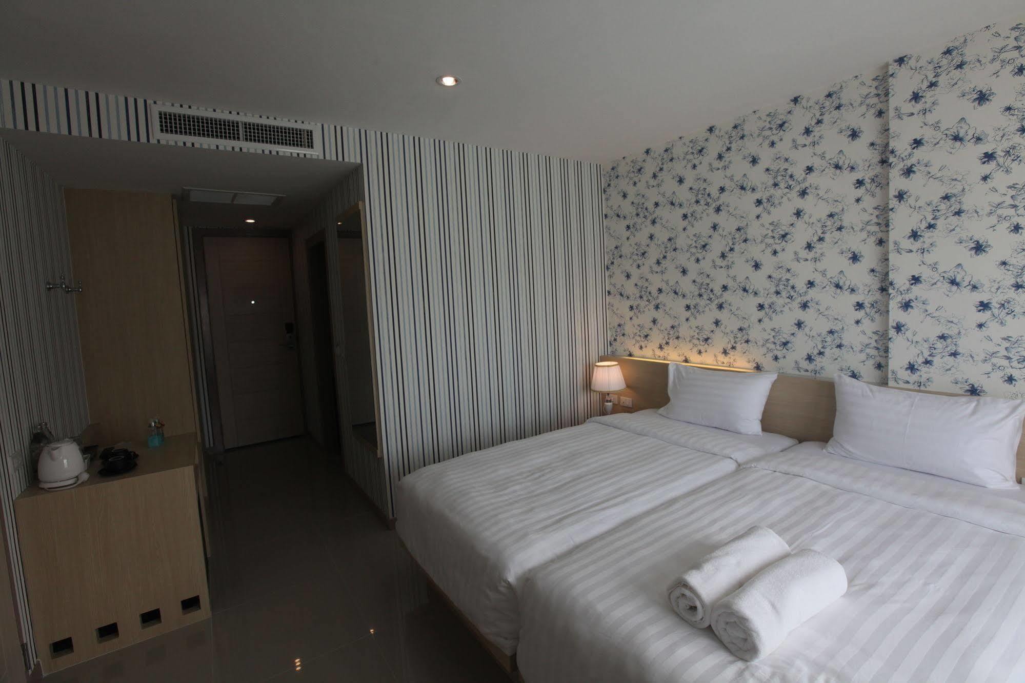 Ocean And Ole Patong Hotel Kültér fotó