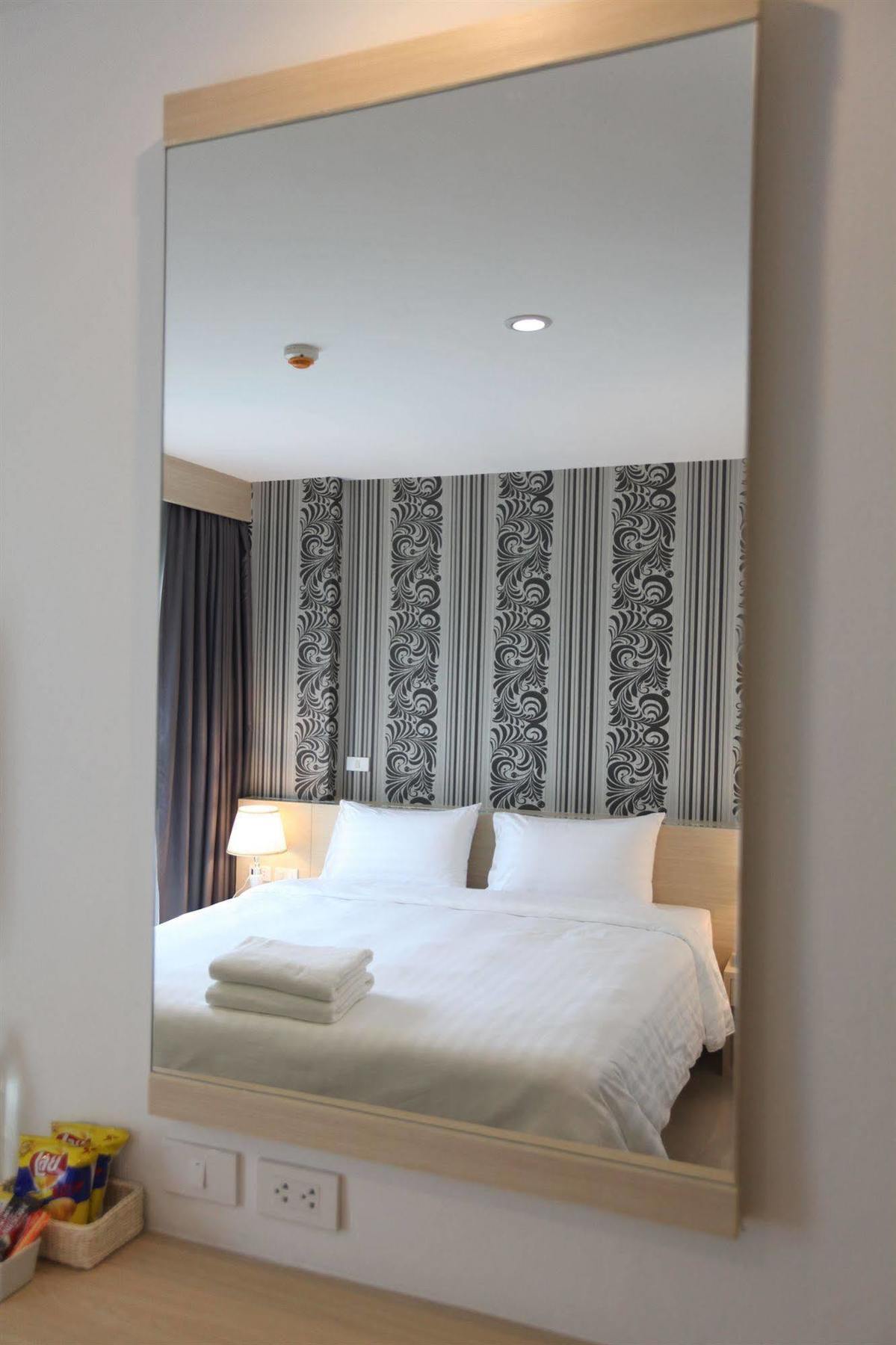 Ocean And Ole Patong Hotel Kültér fotó